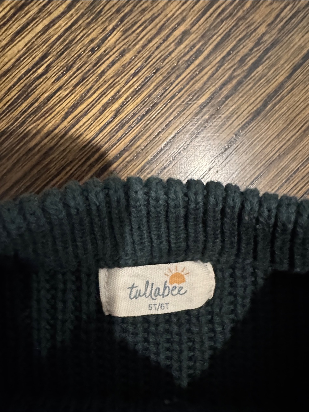 Tree sweater - Picture 2 of 4